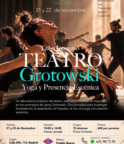 grupo de personas practicando yoga consciente en una sala